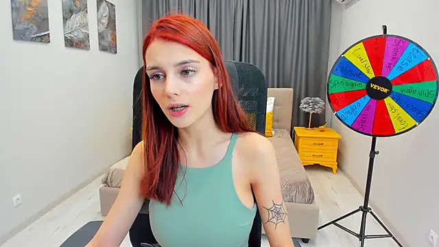 Snapshot of RedLipse chatting on 02.26.25 RedLipse online show from 02.26.25