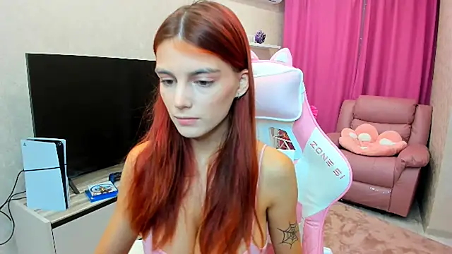 Snapshot of RedLipse chatting on 09.12.25 RedLipse online show from 09.12.25