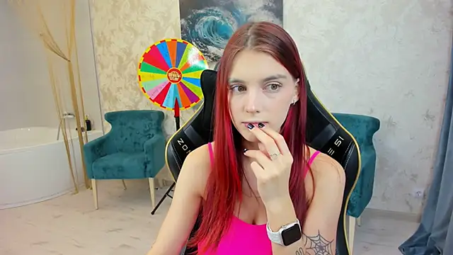 Snapshot of RedLipse chatting on 12.14.25 RedLipse online show from 12.14.25