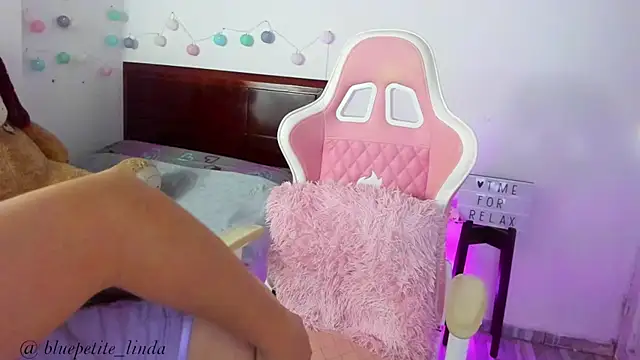 Blue Petite online show from 12.04.24