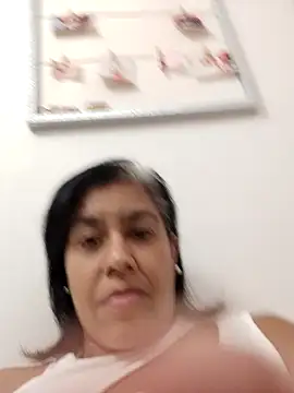 Snapshot of Molly_newman6 chatting on 10.28.25 Molly newman6 online show from 10.28.25