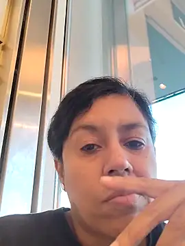 Snapshot of Molly_newman6 chatting on 11.04.25 Molly newman6 online show from 11.04.25