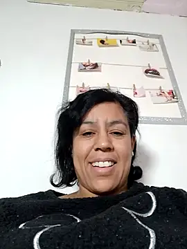 Snapshot of Molly_newman6 chatting on 11.05.25 Molly newman6 online show from 11.05.25