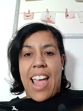 Snapshot of Molly_newman6 chatting on 11.07.25 Molly newman6 online show from 11.07.25