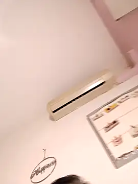 Snapshot of Molly_newman6 chatting on 12.01.25 Molly newman6 online show from 12.01.25