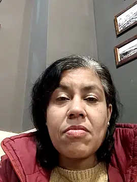 Snapshot of Molly_newman6 chatting on 12.15.25 Molly newman6 online show from 12.15.25