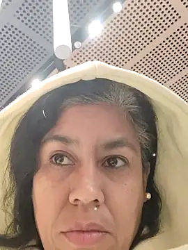 Snapshot of Molly_newman6 chatting on 12.16.25 Molly newman6 online show from 12.16.25