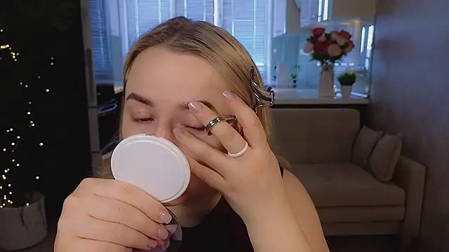 Mira Mermayd online show from 03.31.26