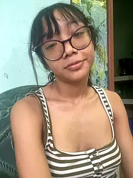 Snapshot of Karmakuro chatting on 09.19.25 Karmakuro online show from 09.19.25