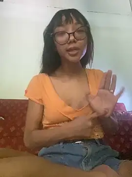 Snapshot of Karmakuro chatting on 09.22.25 Karmakuro online show from 09.22.25