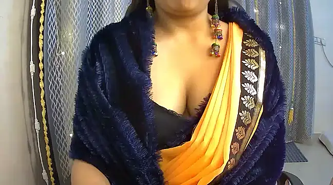 Snapshot of avav_love chatting on 01.05.25 avav love online show from 01.05.25