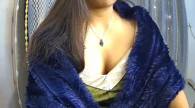 Snapshot of avav_love chatting on 01.07.25 avav love online show from 01.07.25