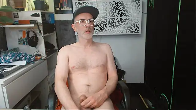 Snapshot of cockrok chatting on 01.31.25 cockrok online show from 01.31.25