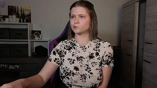 TinniAngel online show from 09.10.25