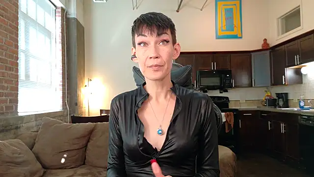 EveEnigma online show from 09.26.25