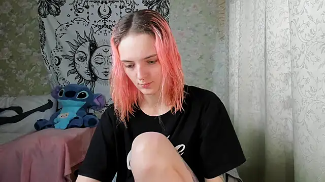 Cutie Adelia online show from 01.25.25