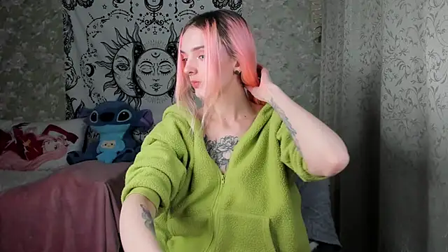 Cutie Adelia online show from 02.11.25