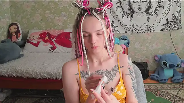 Cutie Adelia online show from 06.12.26