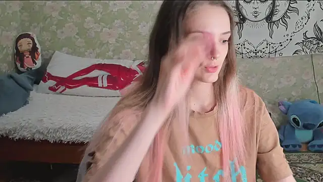 Snapshot of Cutie_Adelia chatting on 07.16.26 Cutie Adelia online show from 07.16.26