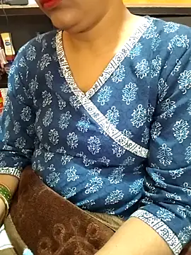 Snapshot of Diya_143 chatting on 12.19.25 Diya 143 online show from 12.19.25