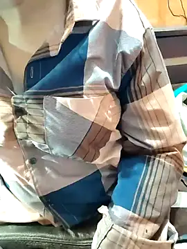 Snapshot of Diya_143 chatting on 12.22.25 Diya 143 online show from 12.22.25