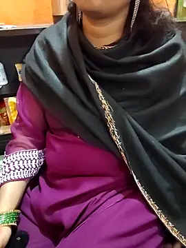 Snapshot of Diya_143 chatting on 12.23.25 Diya 143 online show from 12.23.25