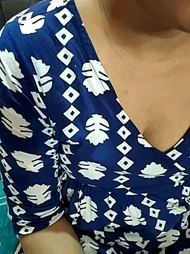 Snapshot of Diya_143 chatting on 02.13.26 Diya 143 online show from 02.13.26