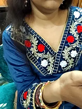 Snapshot of Diya_143 chatting on 02.14.26 Diya 143 online show from 02.14.26