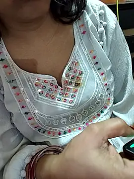 Snapshot of Diya_143 chatting on 02.20.26 Diya 143 online show from 02.20.26