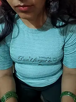 Snapshot of Diya_143 chatting on 04.07.26 Diya 143 online show from 04.07.26