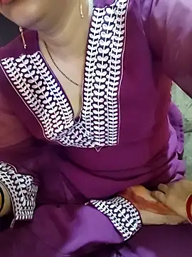 Snapshot of Diya_143 chatting on 04.13.26 Diya 143 online show from 04.13.26