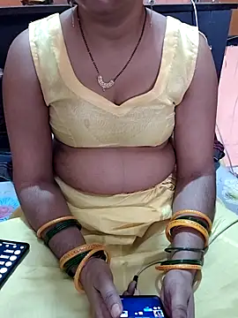 Snapshot of Diya_143 chatting on 06.18.26 Diya 143 online show from 06.18.26