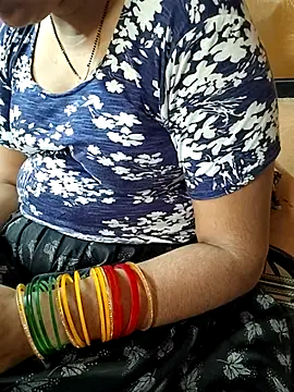 Snapshot of Diya_143 chatting on 06.28.26 Diya 143 online show from 06.28.26