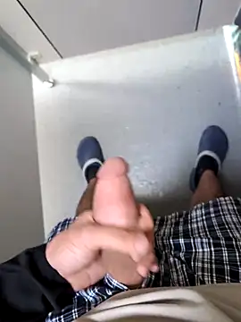 Snapshot of jungerbummser23 chatting on 10.14.25 jungerbummser23 online show from 10.14.25