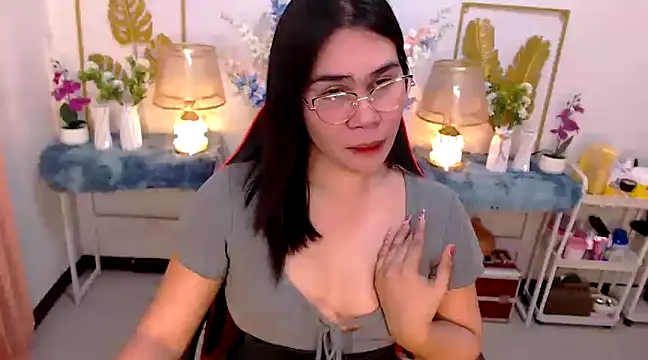 Snapshot of Asian_flabby chatting on 03.04.25 Asian flabby online show from 03.04.25