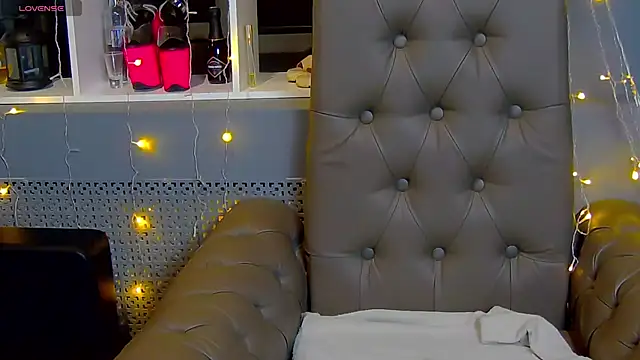 EveLibston online show from 02.13.25