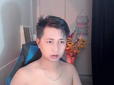 Snapshot of khael_moreno chatting on 11.13.25 khael moreno online show from 11.13.25