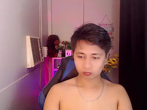 Snapshot of khael_moreno chatting on 11.18.25 khael moreno online show from 11.18.25