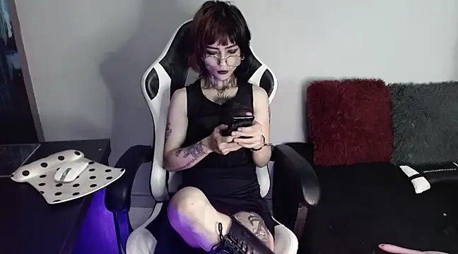 Snapshot of Ardat_Lili69 chatting on 01.10.25 Ardat Lili69 online show from 01.10.25