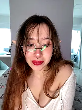 tsuki chan on online show from 10.20.25