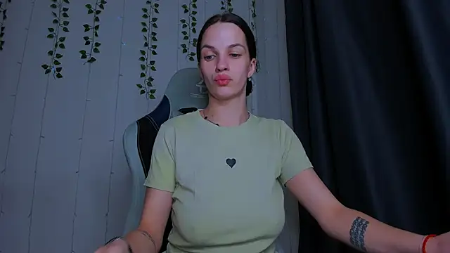 KarlaSim online show from 10.22.25