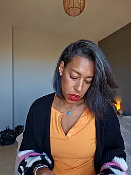 Goldenlace online show from 11.03.25