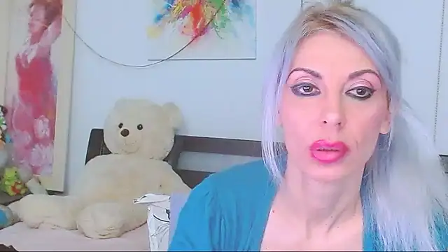 HoneyLara online show from 03.12.26