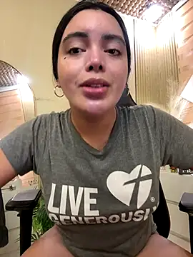 HotstuffCherrySummer online show from 10.22.25