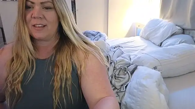 JESS LOVES online show from 01.24.25