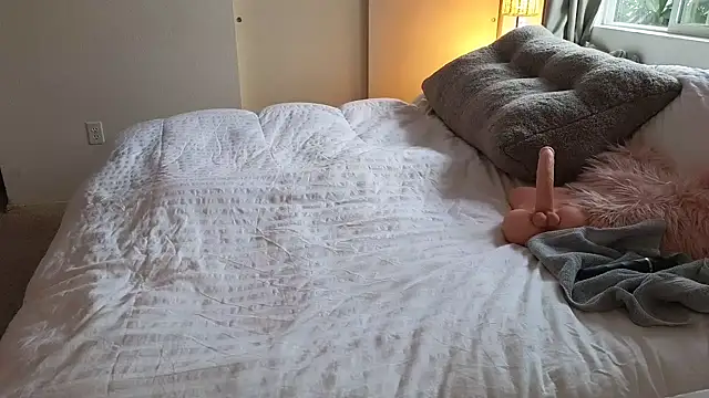 JESS LOVES online show from 02.08.25