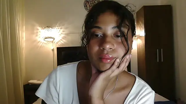 Snapshot of dark_enchantress_ chatting on 03.28.26 dark enchantress online show from 03.28.26