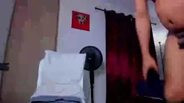 Snapshot of Cloudy_pigDude chatting on 07.12.26 Cloudy pigDude online show from 07.12.26