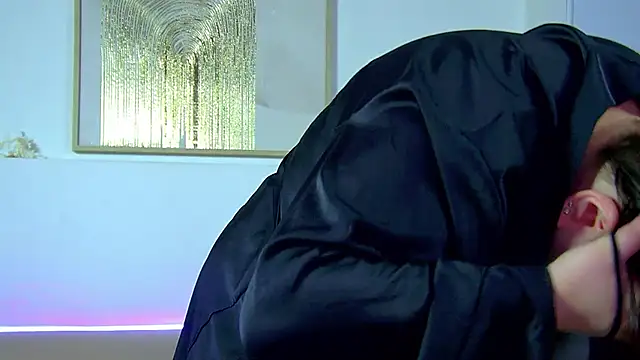 LillianKim online show from 10.13.25