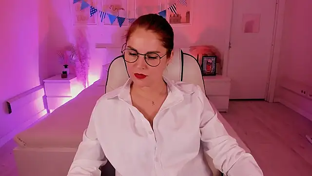 Ellis Foxy online show from 10.14.25